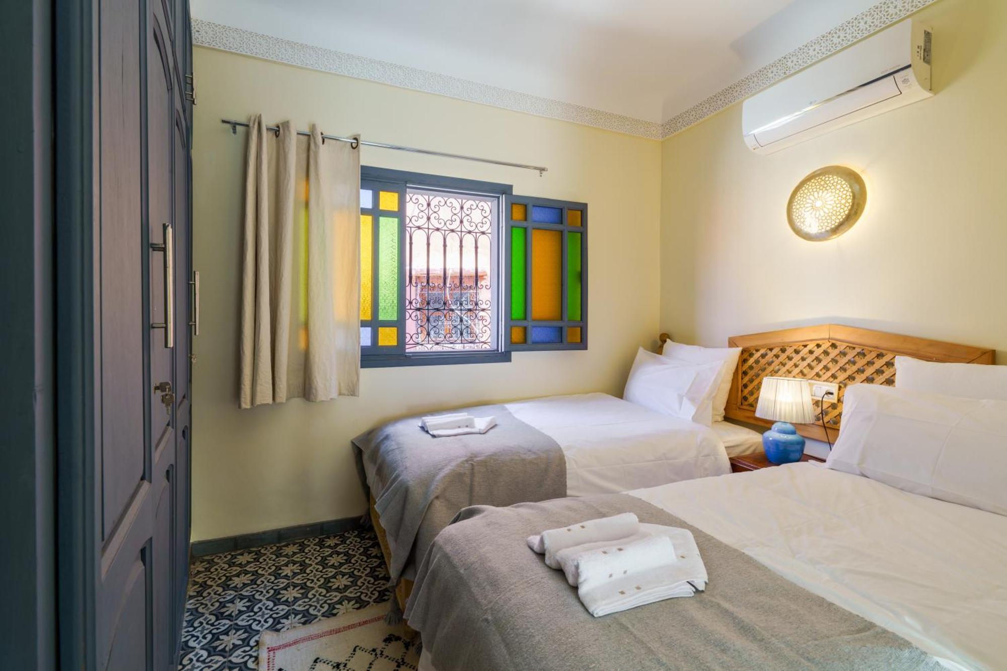 Riad 4 Chambres - Piscine & Petit Dejeuner Gratuit - Wifi Fibre Optique Марракеш Екстер'єр фото