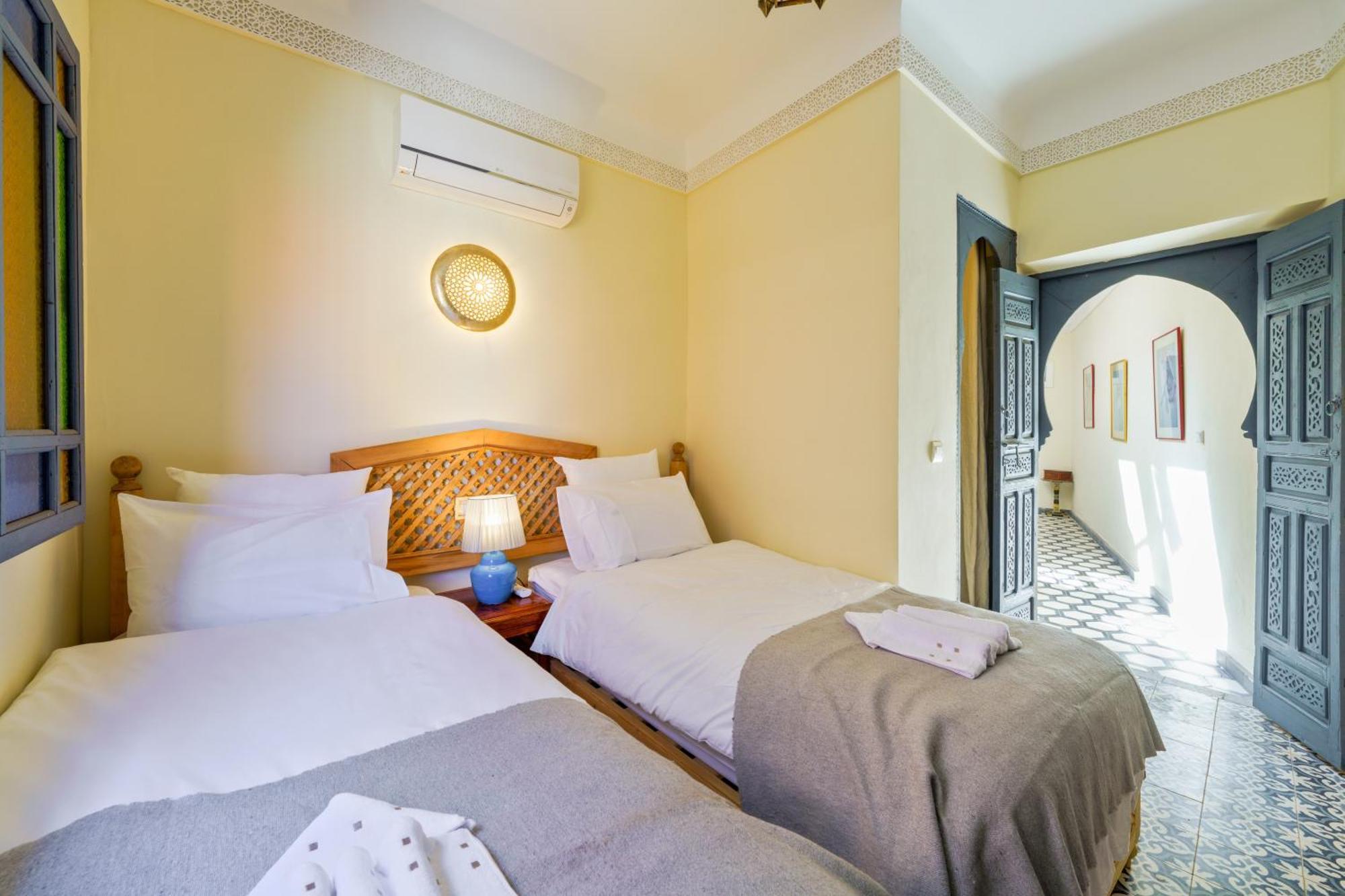 Riad 4 Chambres - Piscine & Petit Dejeuner Gratuit - Wifi Fibre Optique Марракеш Екстер'єр фото